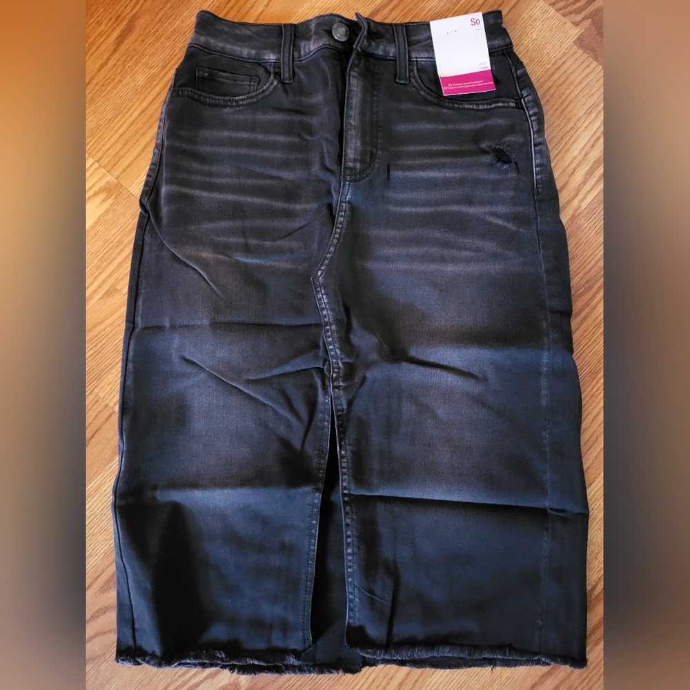 SO Women's Black Denim Raw Fringe Hem Skirt 7/28W